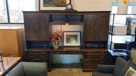 Credenza with hutch – Brown Office Solutions