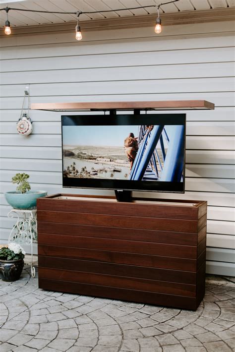 Diy Outdoor Tv Cabinet With Lift | www.cintronbeveragegroup.com