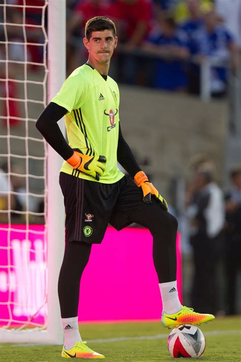 Thibaut Courtois height in ft (feet), cm & meters — MrHeight