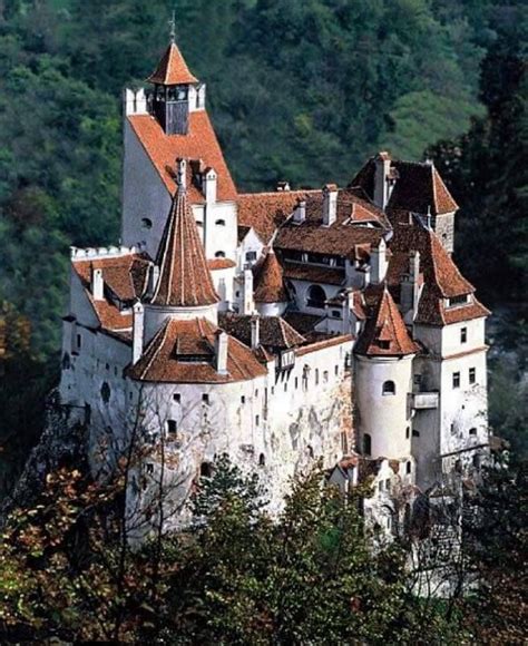 Castelul Bran | Draculas castle romania, Dracula castle, Romanian castles