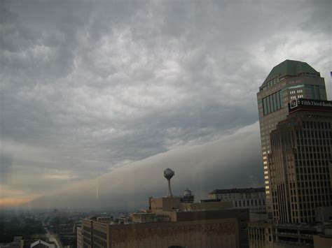 storm 6-21-2006 | The cloud on top is slowly moving northeas… | Flickr