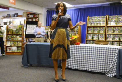 Photos | First Lady Michelle Obama ‘American Grown’ Book Signing ...