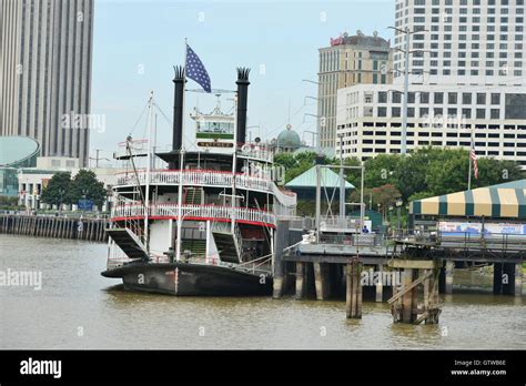 MIssissippi Paddle steamer Stock Photo - Alamy