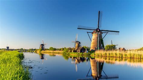 Bing HD Wallpaper May 14, 2022: Windmills in Kinderdijk, the ...