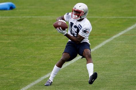 Patriots’ Nelson Agholor using flashcards to learn multiple positions ...