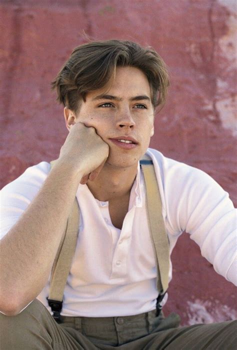 Pin van Sophia op Cole Sprouse in 2020 | Tienerjongen kapsels ...