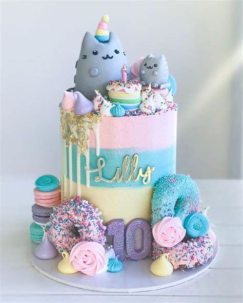 Image Gallery Pusheen cake 💕.Happy 10th birthday Lilly 🎉.Custom gold ...