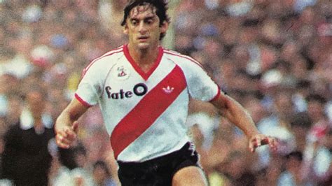 442 | Se cumplen 37 años del debut de Enzo Francescoli en River