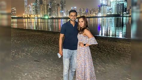 'Beach Please': Sania Mirza Glows in Picture with Hubby Shoaib Malik in ...