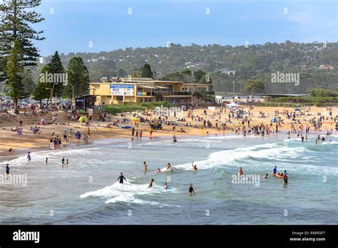 Dee why beach hi-res stock photography and images - Alamy