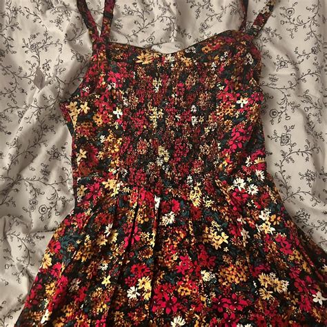 Old Navy floral dresses These dresses are so cute... - Depop