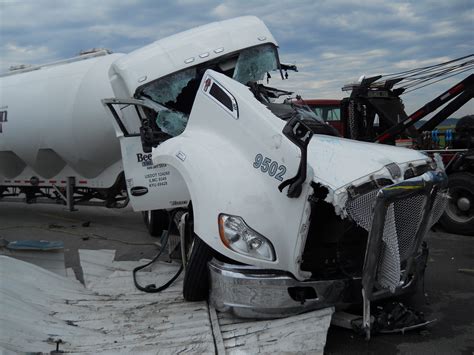 $2,375,000 Settlement in Semi-Truck Accident Case