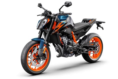 2022 KTM 890 Duke R | First Look Review | Rider Magazine