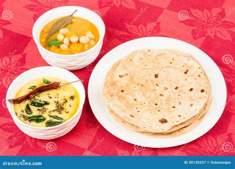 Chapati with Dal and Vegetable Curry Stock Image - Image of delicious, chapati: 39120337