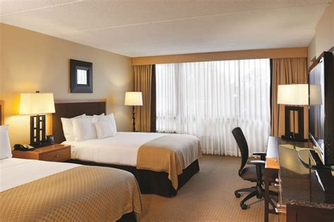 All rooms at the DoubleTree by Hilton Chicago - Arlington Heights have ...