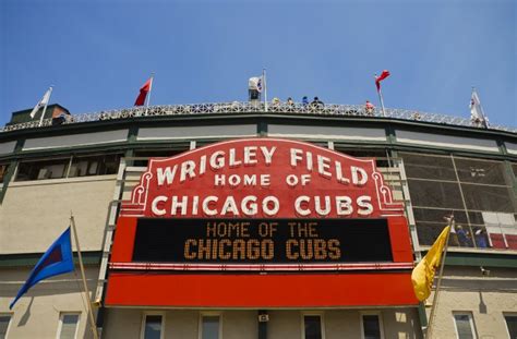 Wrigley Field | Travel Guide