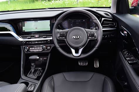 Kia Niro interior & comfort | DrivingElectric