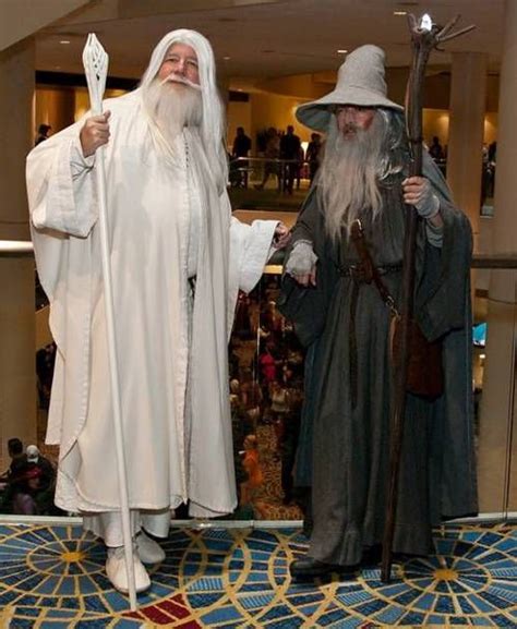 A fans gandalf cosplay with sarumon | Lotr costume, Hobbit cosplay, Cosplay outfits