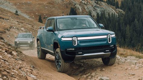 2022 Rivian R1T first drive review: Electric pickup tackles the trail - CNET