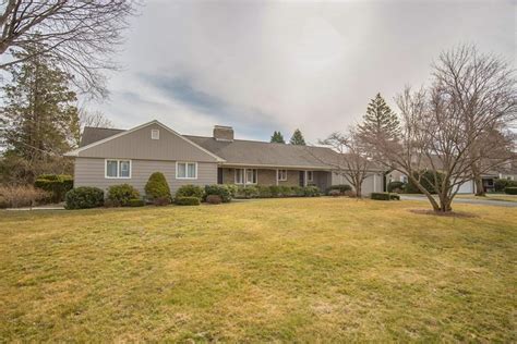 East Longmeadow, MA Real Estate - East Longmeadow Homes for Sale | realtor.com®