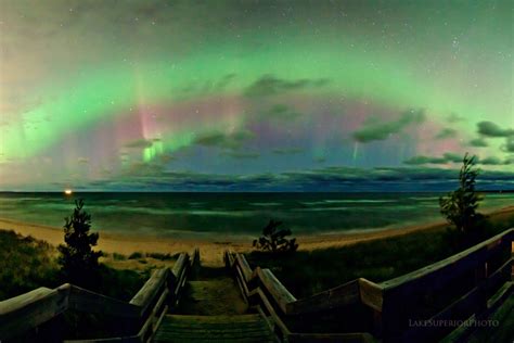 These Jaw-Dropping Photos Of The Great Lakes Night Sky Seem Too ...