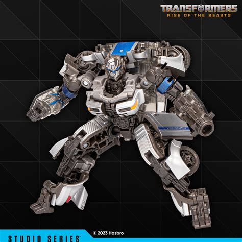 Transformers Studio Series -105 Deluxe - Mirage (preorder Q4) | Toy Snowman