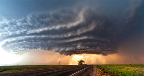 Scary Clouds That Look Like Tornadoes - Farmers' Almanac - Plan Your Day. Grow Your Life.