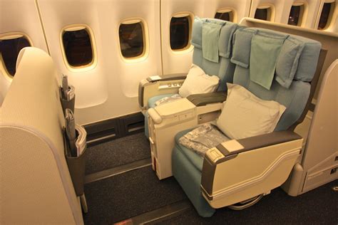 First Class Sleeper Seat - Korean Air 747-400 | TravelingOtter | Flickr