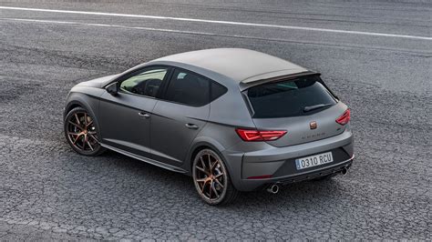 Seat Leon Cupra R review: needs more spice | CAR Magazine