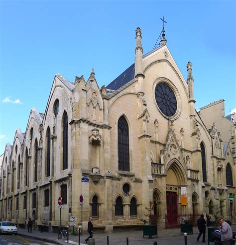 Cette discrète église, une des plus belles de Paris, va vous subjuguer par ses magnifiques couleurs