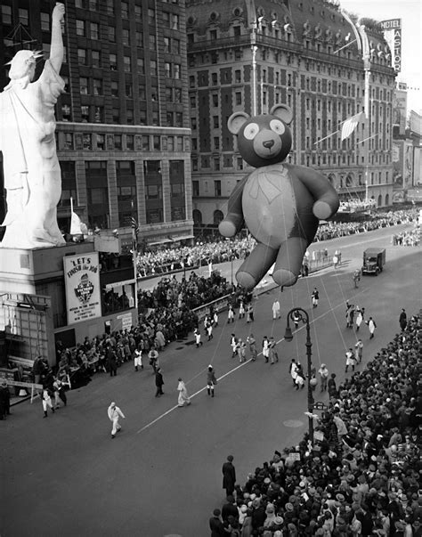 Macy's Thanksgiving Day Parade History - Business Insider