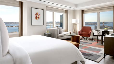 San Francisco Luxury Hotel Rooms & Suites | Bay Area | Four Seasons