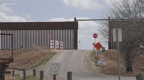 Texas building its border wall and watching the approaching caravan ...