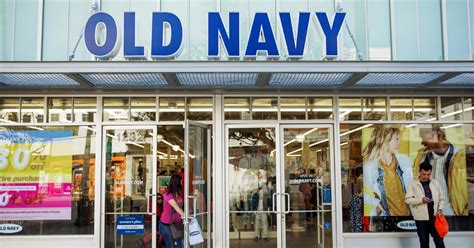 Old Navy is having a major sale on summer essentials — starting at $4 | Flipboard