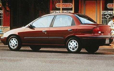 Used 1997 Geo Metro Sedan Review | Edmunds