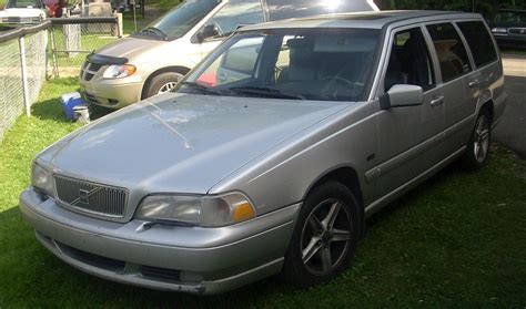 1998 Volvo V70 R - Wagon 2.3L Turbo AWD auto