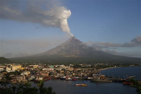 Mayon Volcano Eruption 1993