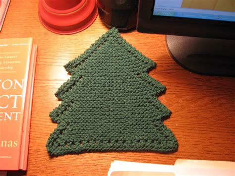 Kelley's Yarns: Christmas Tree Dishcloth