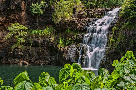 Waimea Falls Photograph by Dan McManus