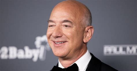 Forget His Fortune, What’s Wrong With Jeff Bezos’ Eye?