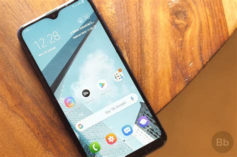 Samsung Galaxy M10 Review: Can It Bring Samsung's Mojo Back? | Beebom