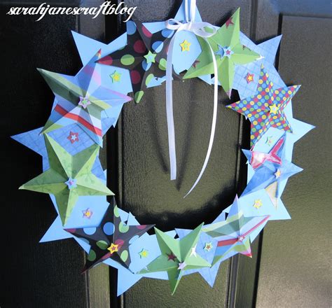 Sarah Jane's Craft Blog: Scrapbook Paper Star Wreath