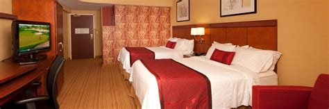 Waltham, MA Hotel Rooms near Boston | Courtyard Boston Waltham