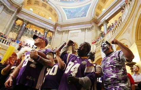 Photos: Vikings fans invade state Capitol | Minnesota Public Radio News