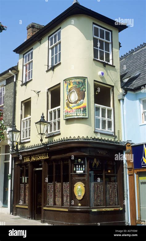 The Nutshell Pub Bury St Edmunds Suffolk Stock Photo - Alamy