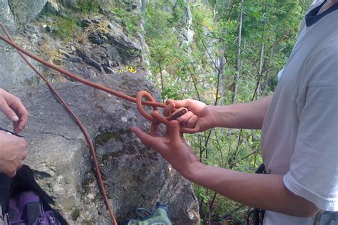 Essential Climbing Knots You Should Know and How to Tie Them | GearJunkie