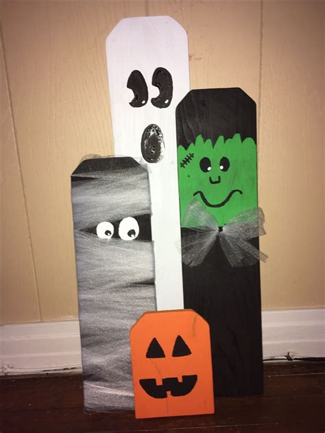 Diy wood Halloween decor, very easy and cheap to make. | Halloween ...