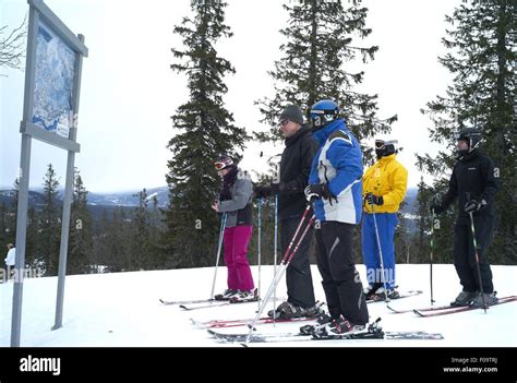 Group of skier in front of ski piste map in ski resort in Trysil, Norway Stock Photo - Alamy