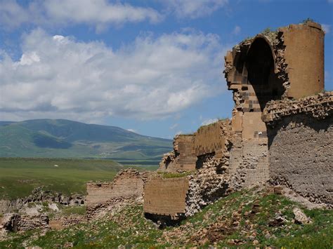 Ani, Turkey was the ancient city of 1000 churches and now sits abandoned | escape