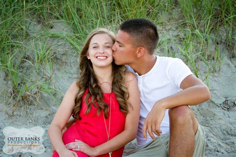 Corolla Lighthouse Beach Family Photos » Outer Banks Family Portraits